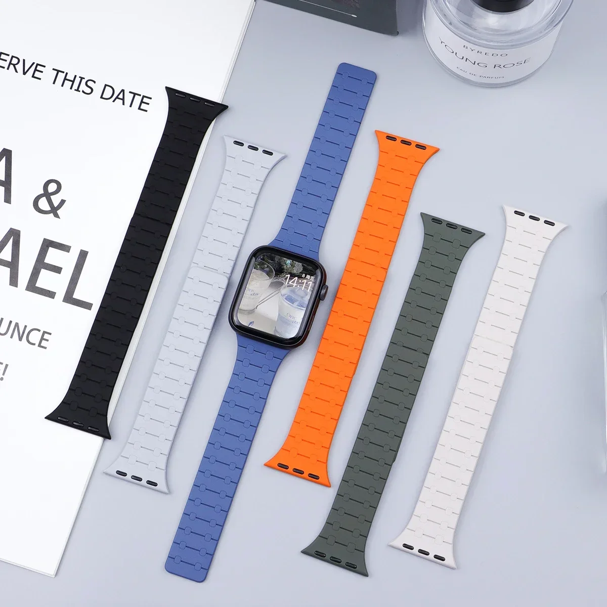 Silicone Magnetic Strap for Apple Watch Band Ultra 2 49mm 44mm 40mm 38 42mm 41mm 45mm Loop Bracelet IWatch Series 9 8 7 6 SE 5 4