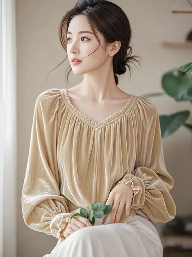 Unique Beautiful Top Beautiful Light Luxurious Age-reducing Western-style Apricot Gold Velvet Shirt for Women in Autumn