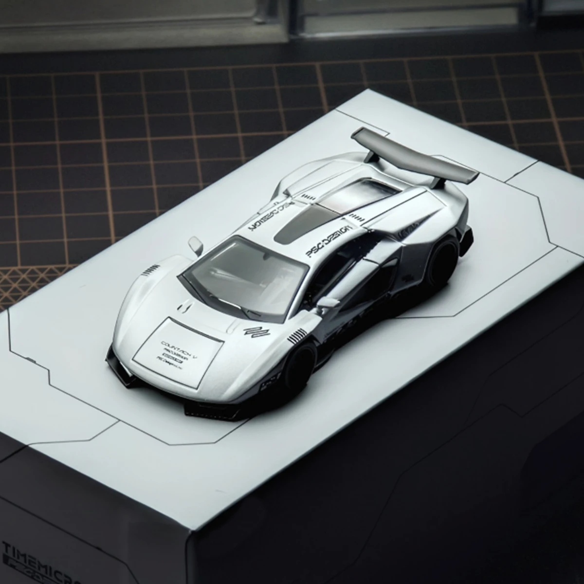 Instant Verzendtijd Micro 1:64 LPI800 4 V Zilverachtige PSC Cyberpunk Countach Diecast Diorama Automodel Collectie Speelgoed