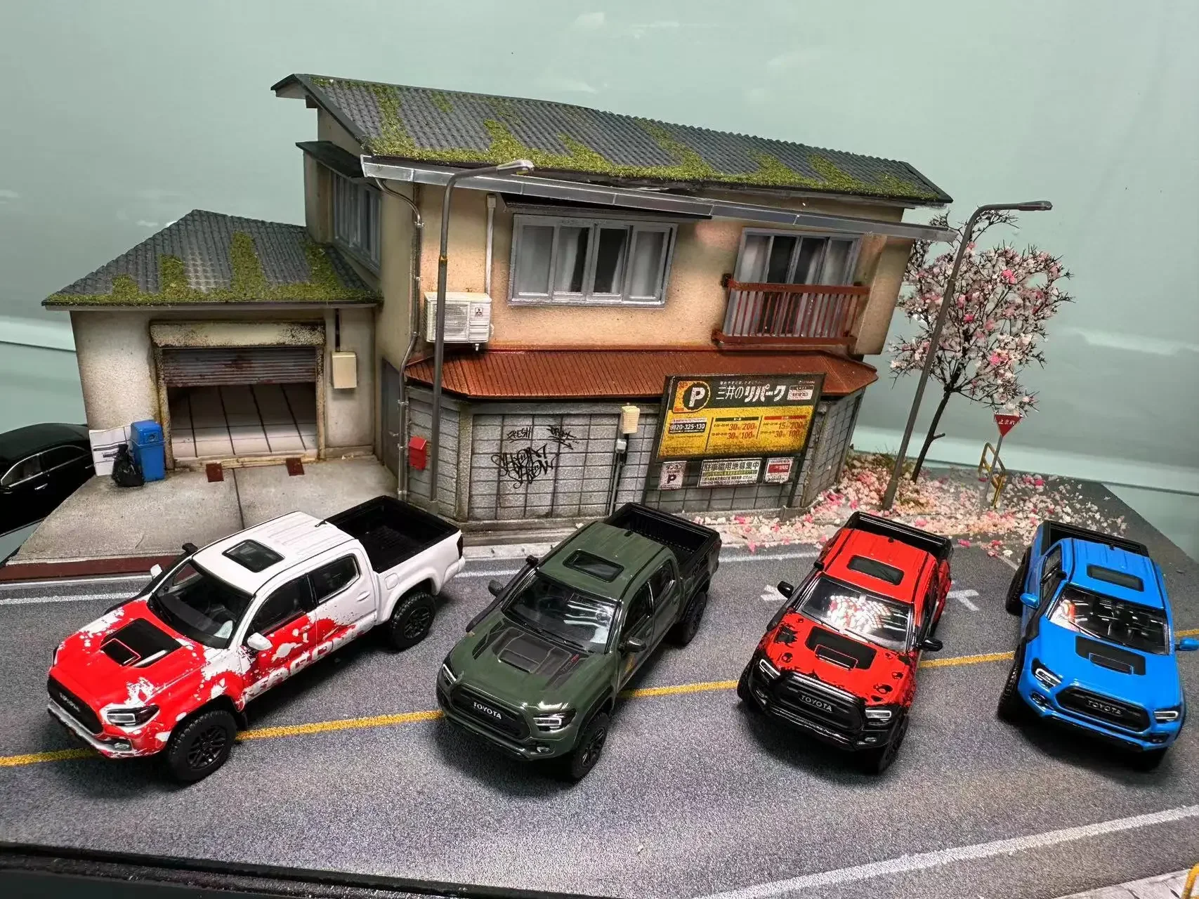 

Diecast Unique UM 1:64 Scale Toyota Tacoma Alloy Simulation Static Car Model Collectible Toy Gift Souvenir Display