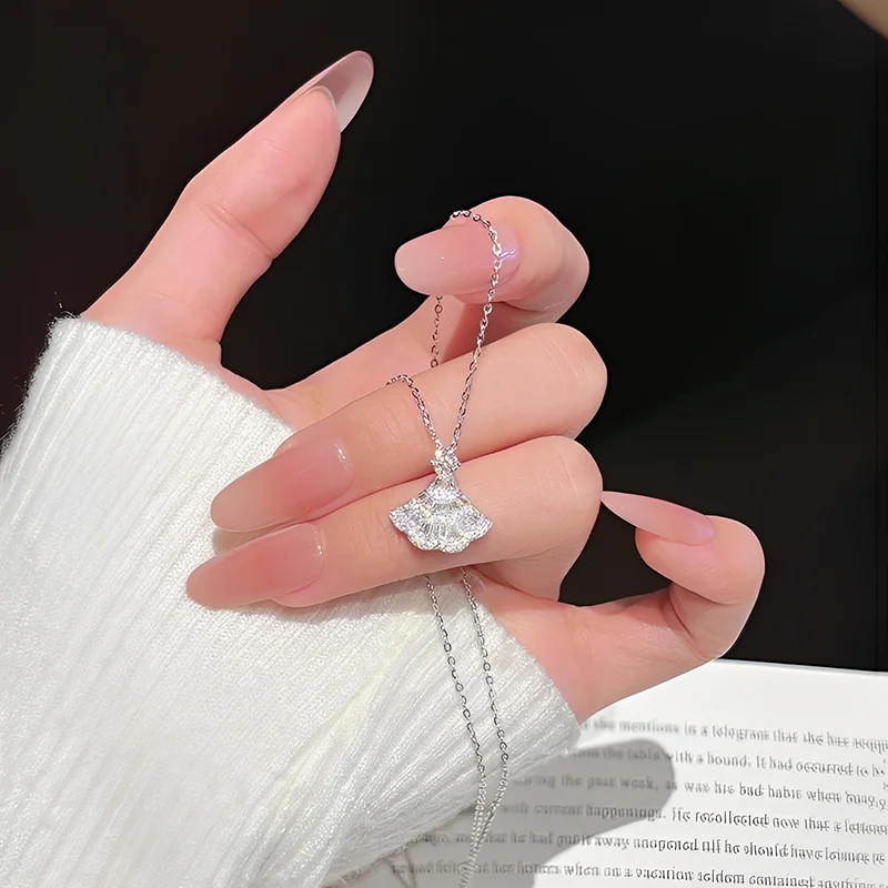 

Shiny Rhinestone Princess Skirt Fan Shaped Pendant Necklace for Women Trendy Elegant Sweater Chain Birthday Gift Party Jewelry