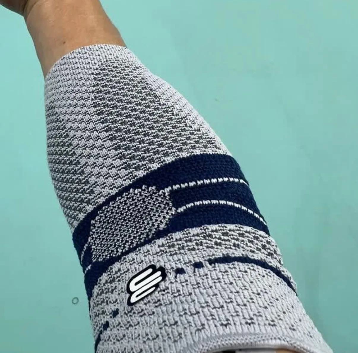 specialite-de-sport-de-basket-ball-de-tennis-et-de-badminton-anti-transpiration-et-respirante-avec-protection-du-coude