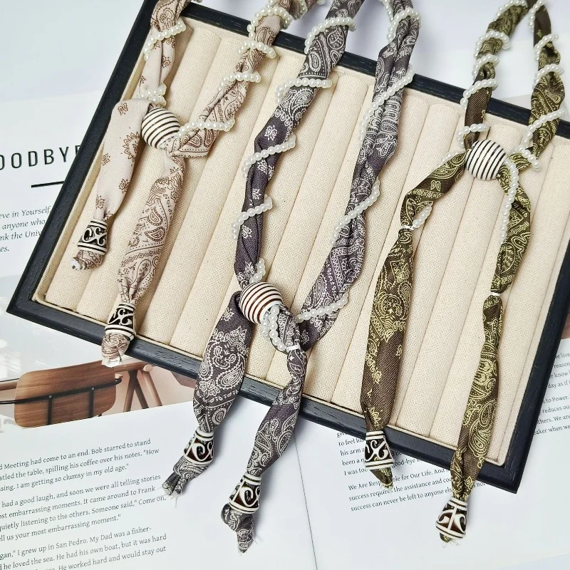 Women's Retro Style Cashew Flower Pearl Wrapped Scarf Necklace Fashionable Versatile Neck Strap Accessory