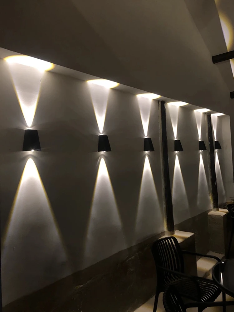 Outdoor Wall Lamp Waterproof IP65 Park Lamp Villa Courtyard Porch Lamp Up And Down Lighting Wall Lamp Living Room Wall Fitting