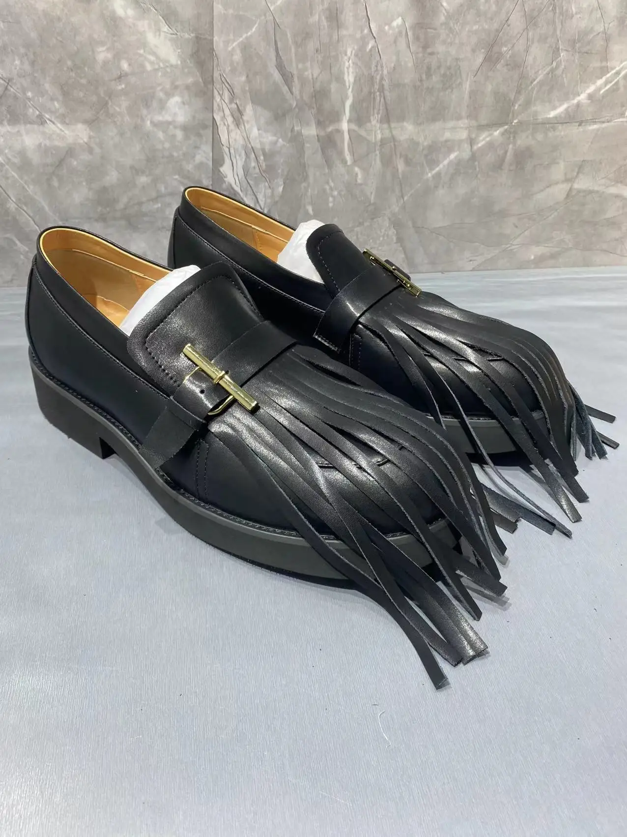 프린지 버클 남성 로퍼 두꺼운 굽 사각형 발가락 버클 캐주얼 신발 편안한 부드러운 가죽 신발