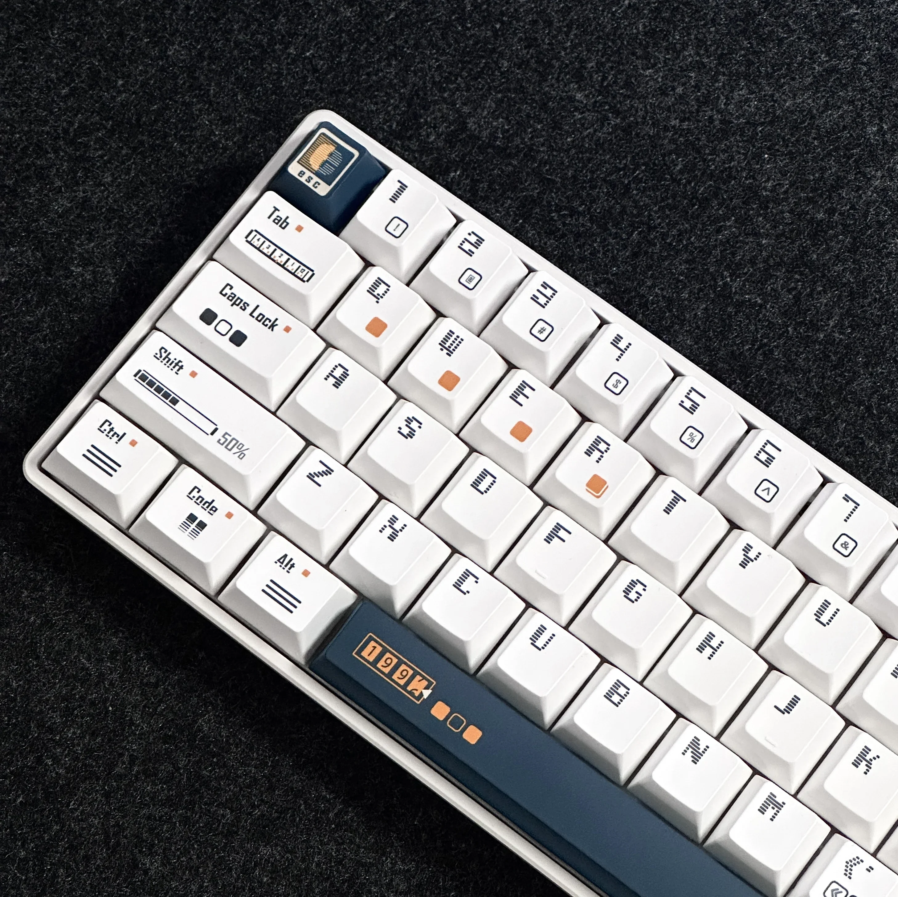 

Time machine keycaps, original height PBT sublimation process keycaps, suitable for mechanical keyboards, magnetic axis keyboard