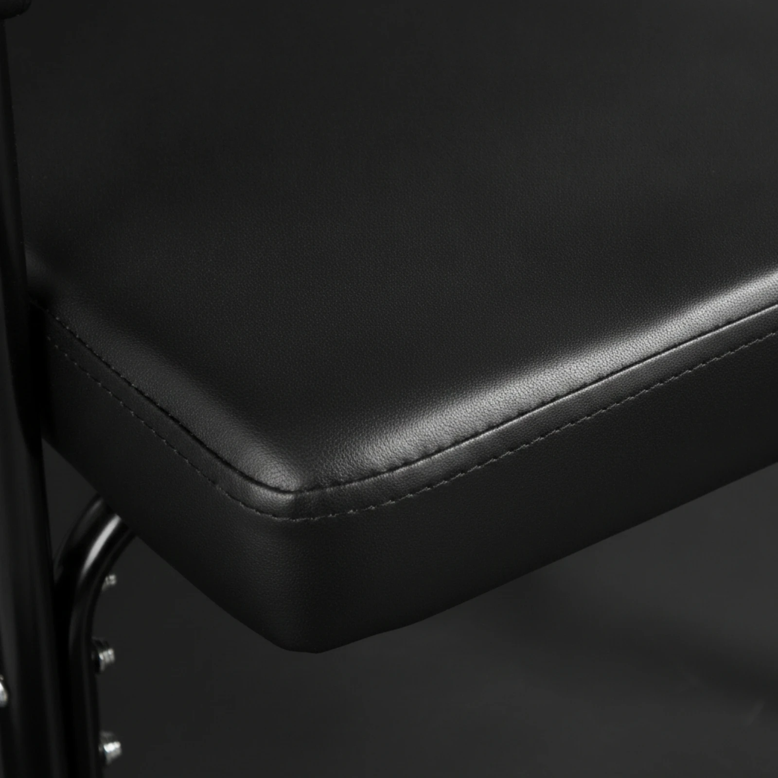 Barber Chair with Padded Armrests Ergonomic Four-Legged Barber Chair Furniture Heavy-Duty Long-Lasting for Barbers, Barbershop