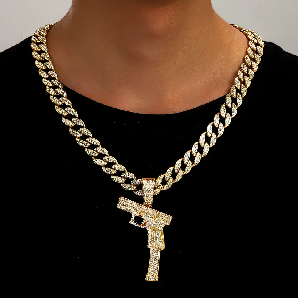 Hot-selling new European and American  hip-hop pistol creative diamond-encrusted gun necklaces