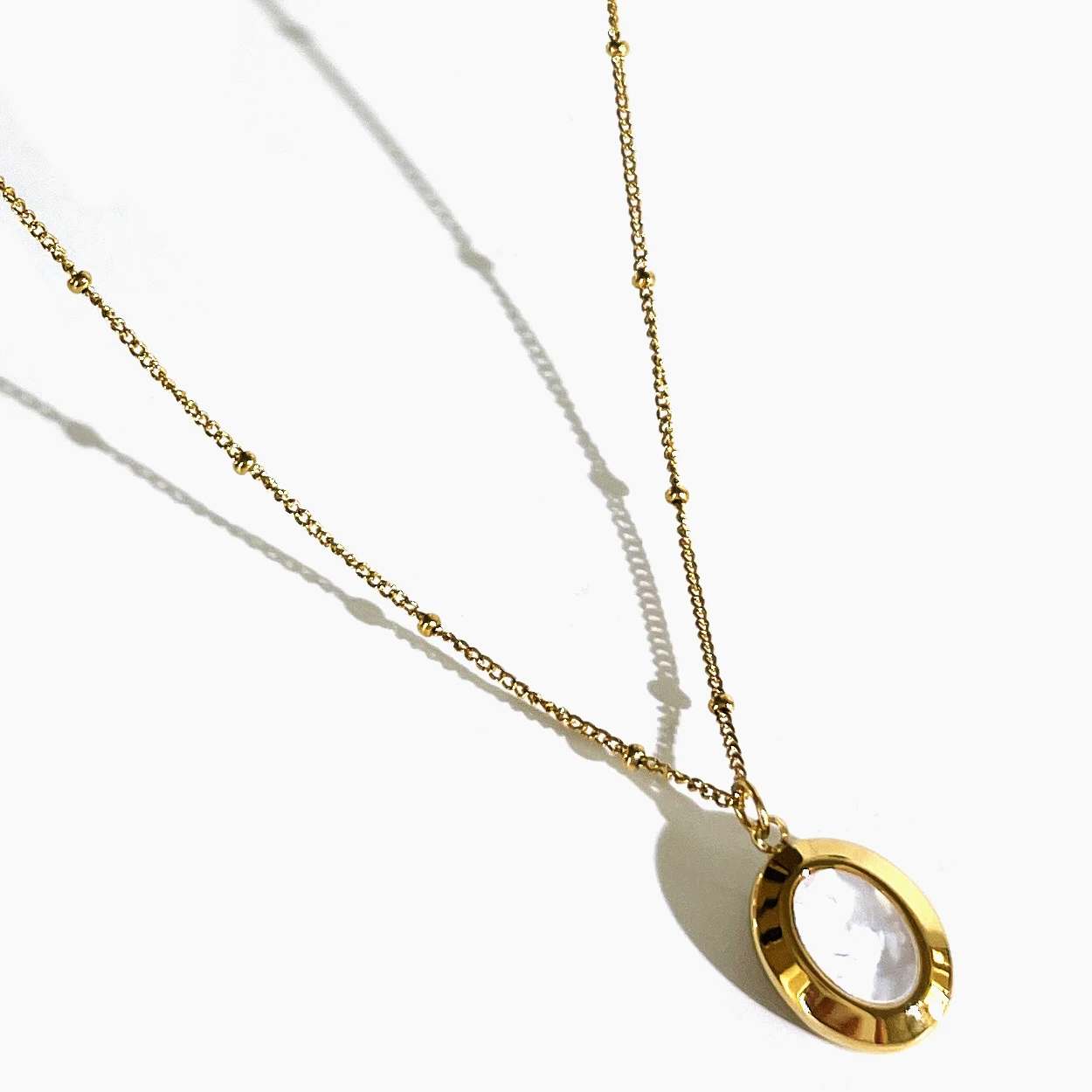 Peri'sbox Delicate 18K Gold Pvd Plated Oval Mother of Pearl Pendant Necklace Stainless Steel Natural Shell Necklace Tarnish Free