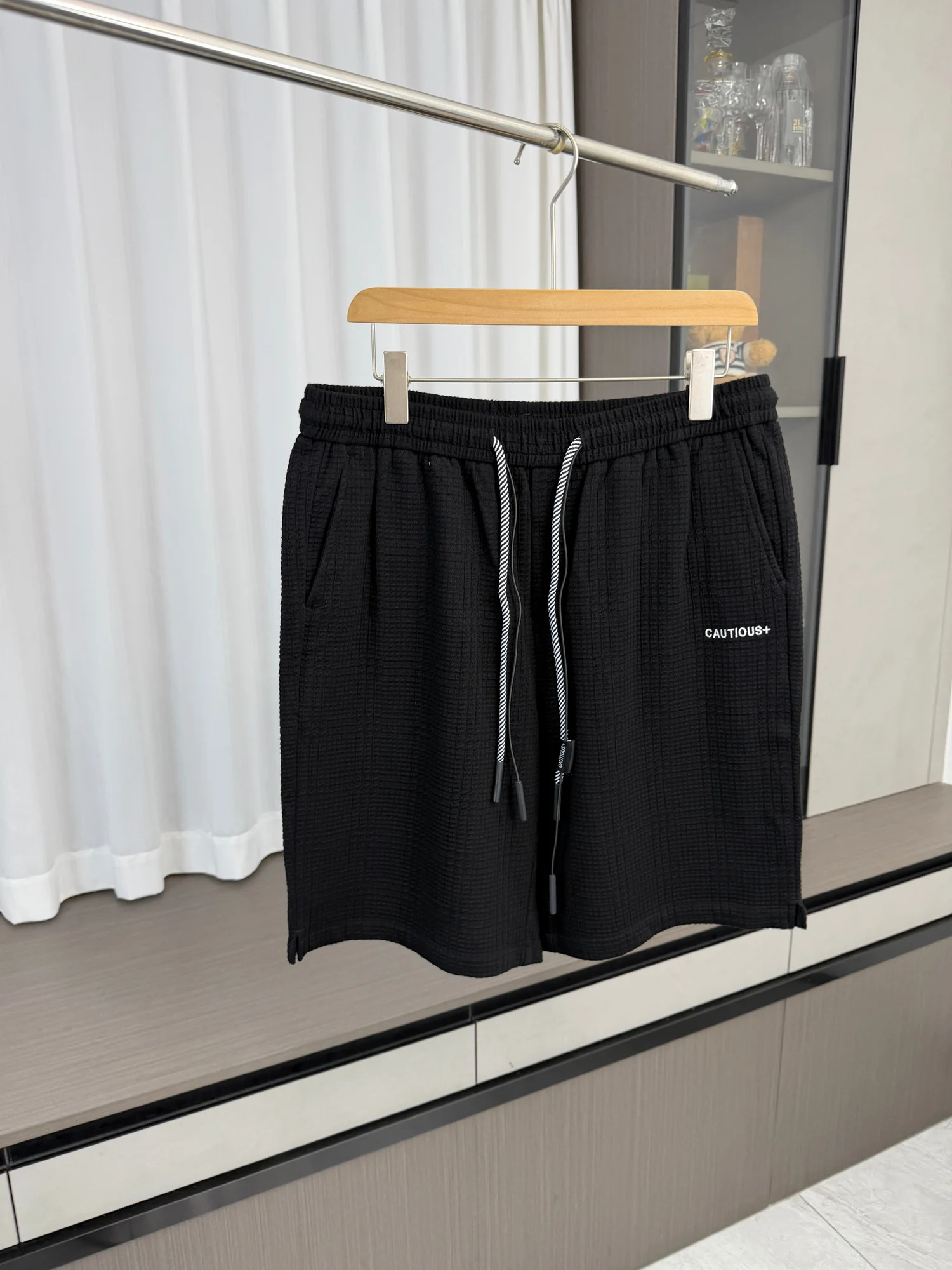 

Casual Summer Thin Elastic Waist Five-Point Chicken Fried Texture Men's Shorts Comfortable Loose Fit Youth Daily Wear