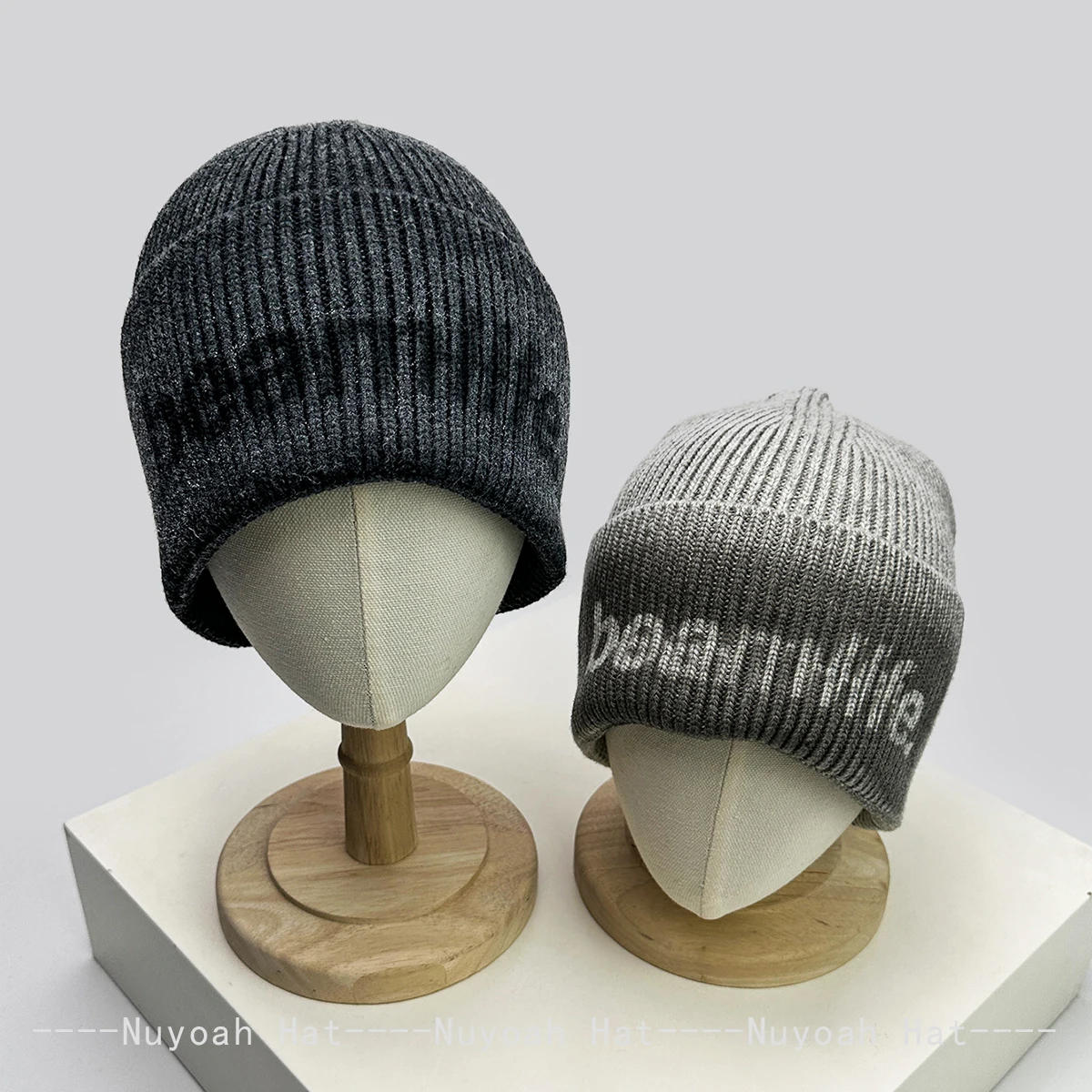 جديد الرجال النساء الشخصية النافثة للحبر رسائل قبعات منسوجة الدافئة عادية ظلة الكورية بيني الشارع تنوعا موضة ريترو تصميم الإضافية