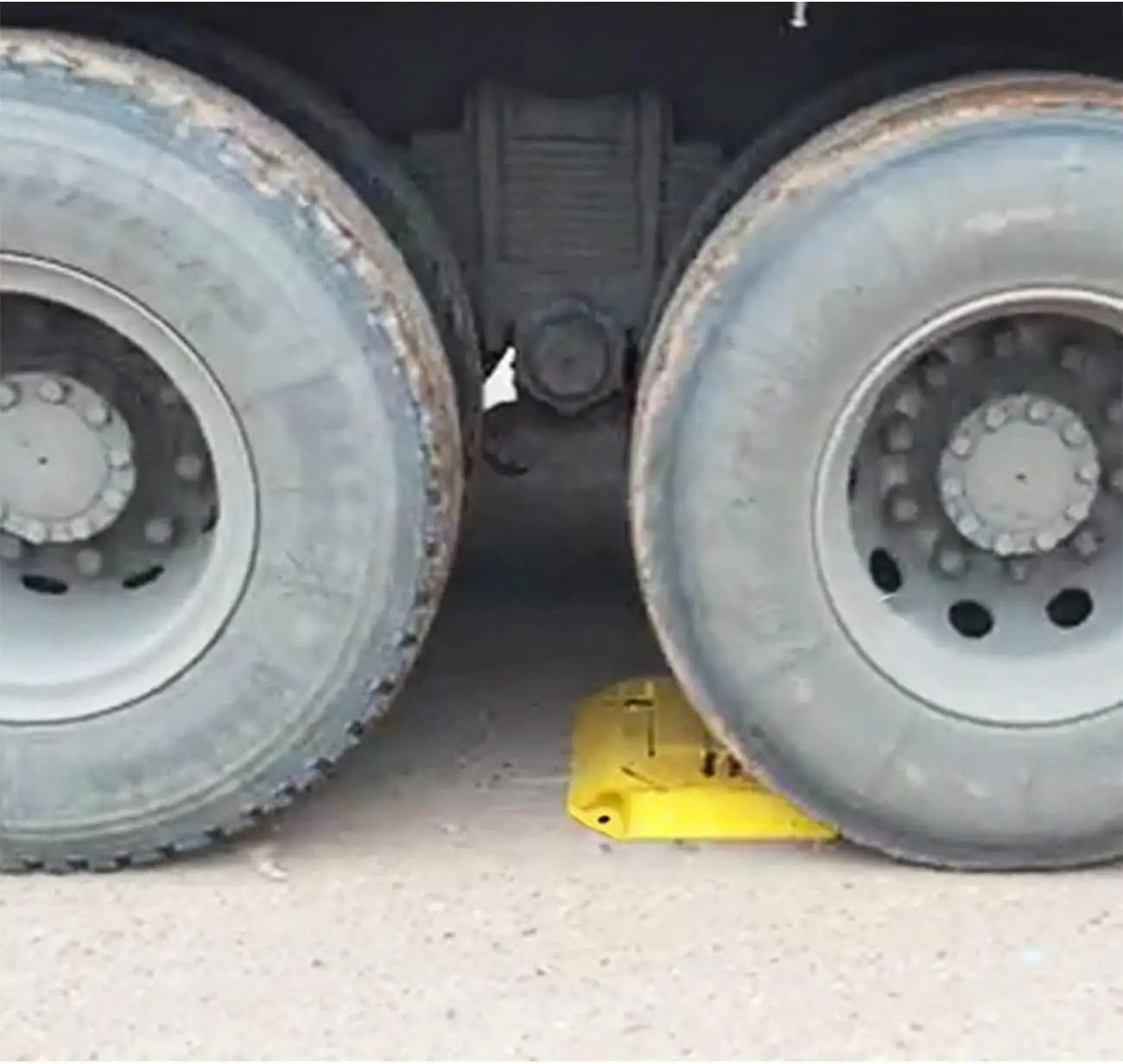 Opvouwbare parkeerbarrière Auto-grondslot Parkeerplaatsvergrendeling Parkeerstapel Parkeerslot Autostopper Verdikt om botsingen te voorkomen