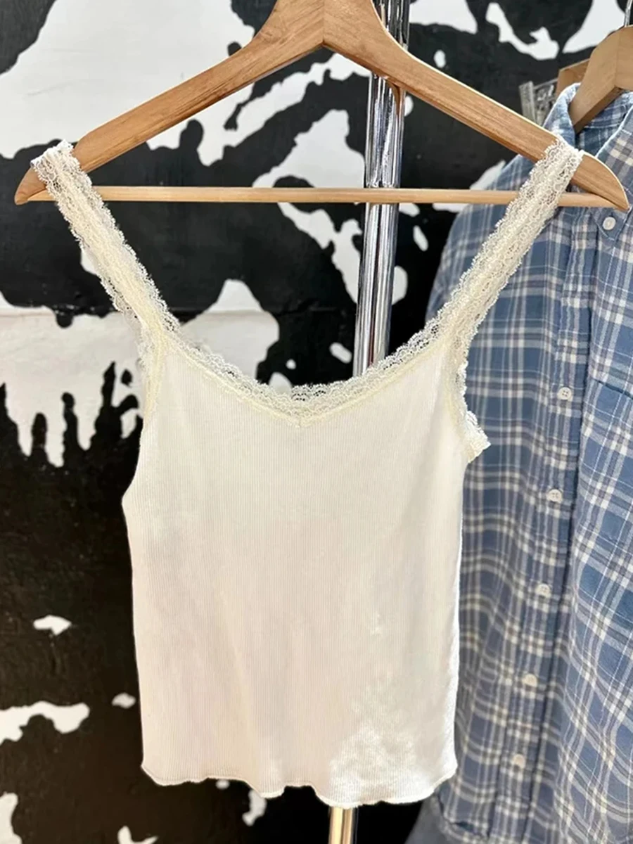 

Sweet Beige Sexy Lace Trim V-neck Sleeveless Vests Women Summer New Ribbed Cotton Elegant Tank Tops Casual Simple Cute Camis Y2K