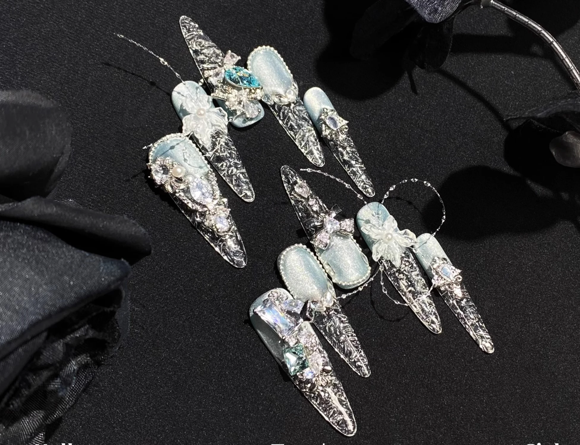 

Handmade Armor White Glazed Cat's Eye Fishing Line Ice-transparent Three-dimensional Carved Blue Nail Patch Custom Products