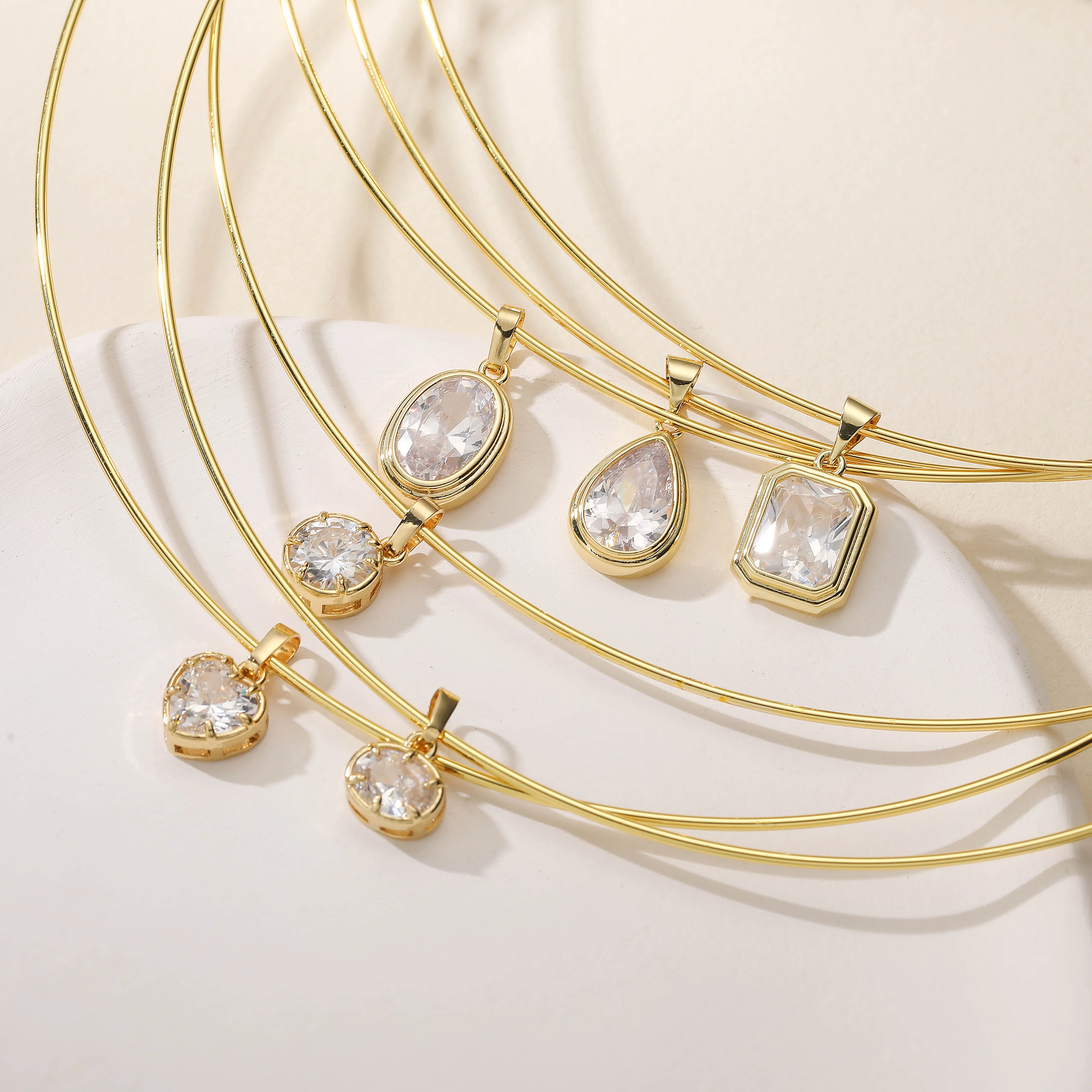 Oval Teardrop-Shaped Clear Zirconia Charm Necklace Stainless Steel Chain＆Gold-Plated Brass Charm Jewelry for Women Gift