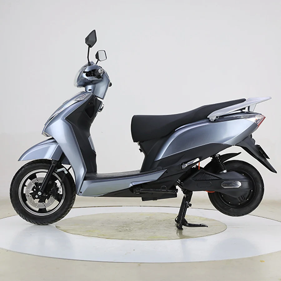 Supplier New Style Lightweight High Quality 1000w 2000w Electric Moped Scooter Electric Motorbike With Pedals