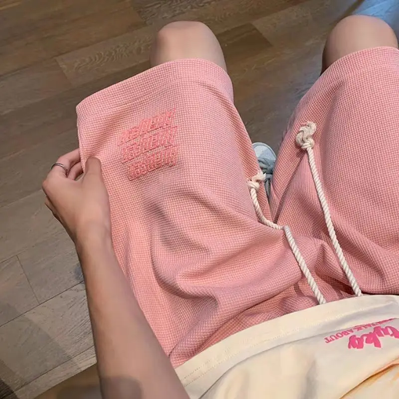 

Мужские шорты, новые летние брюки в американском стиле в стиле ретро с пятью точками, студенческая свободная универсальная спортивная одежда