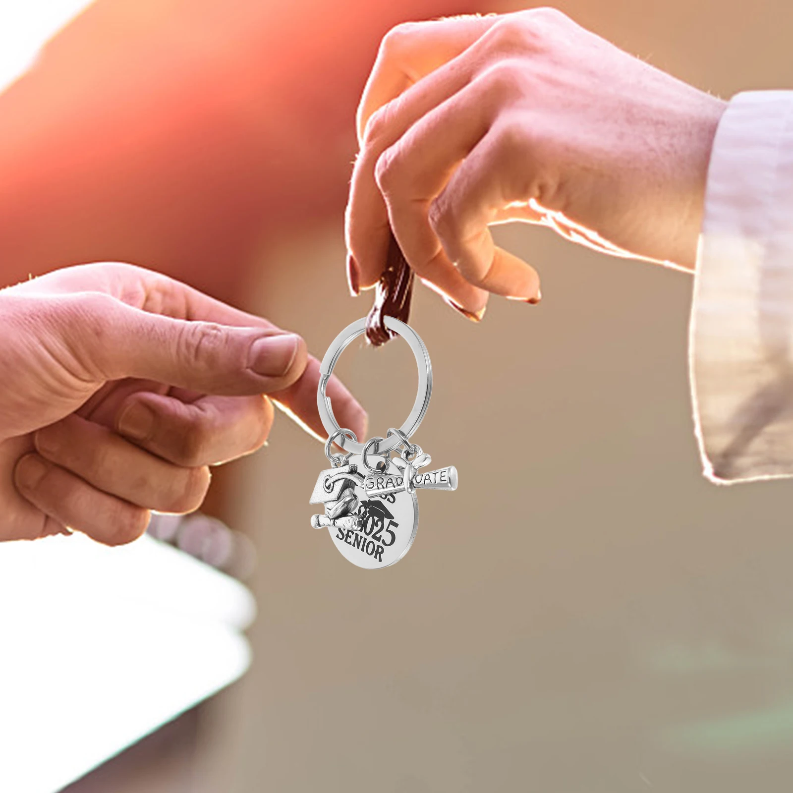 

Graduation Keychain Class of 2025 Stainless Steel Keepsake College Party Favor Ornament Bulk Holder Commemorative Tag Pendant