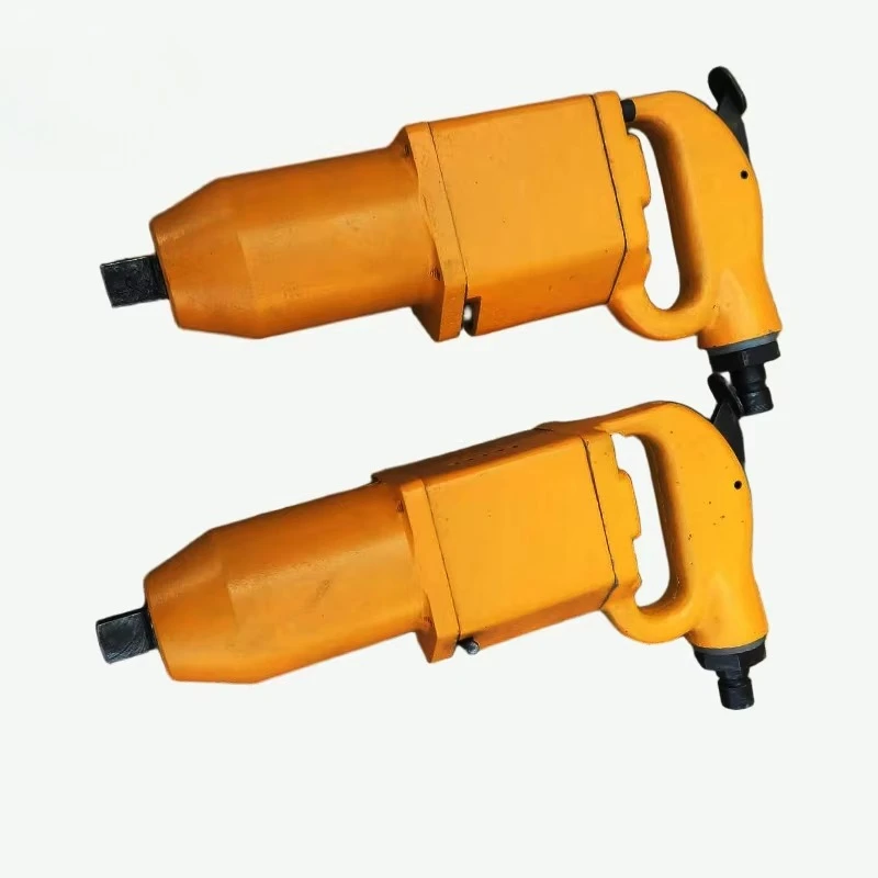 New high-torque energy storage pneumatic impact wrench with more than twice the torque of ordinary pneumatic wrenches