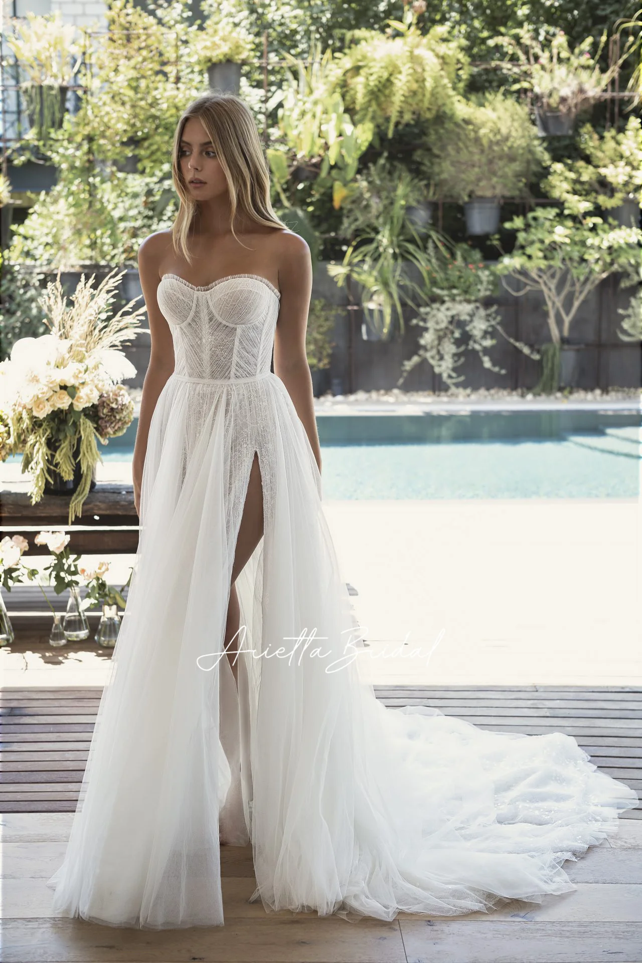 Arietta Sweetheart Pleated Tulle Beach Wedding Dresses Detachable Sleeves High Slit A-Line Bridal Gowns Open Back Bride Dresses