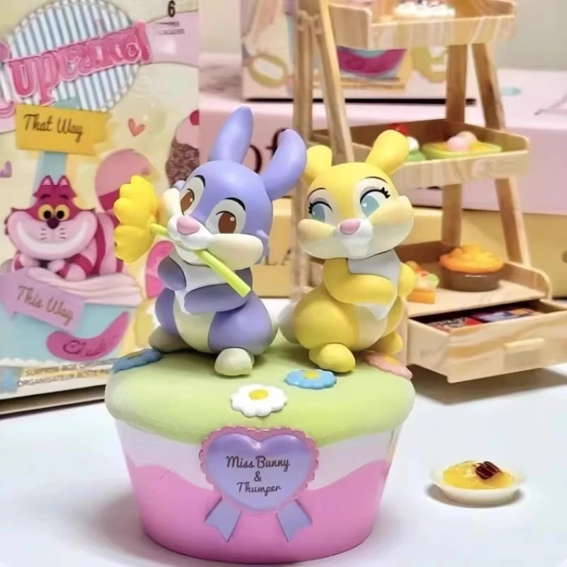 Caja ciega de la serie Cupcake de Disney, adornos de muñecas de moda alrededor de Lucifer Dumbo Cheshire Cat Mary Cat