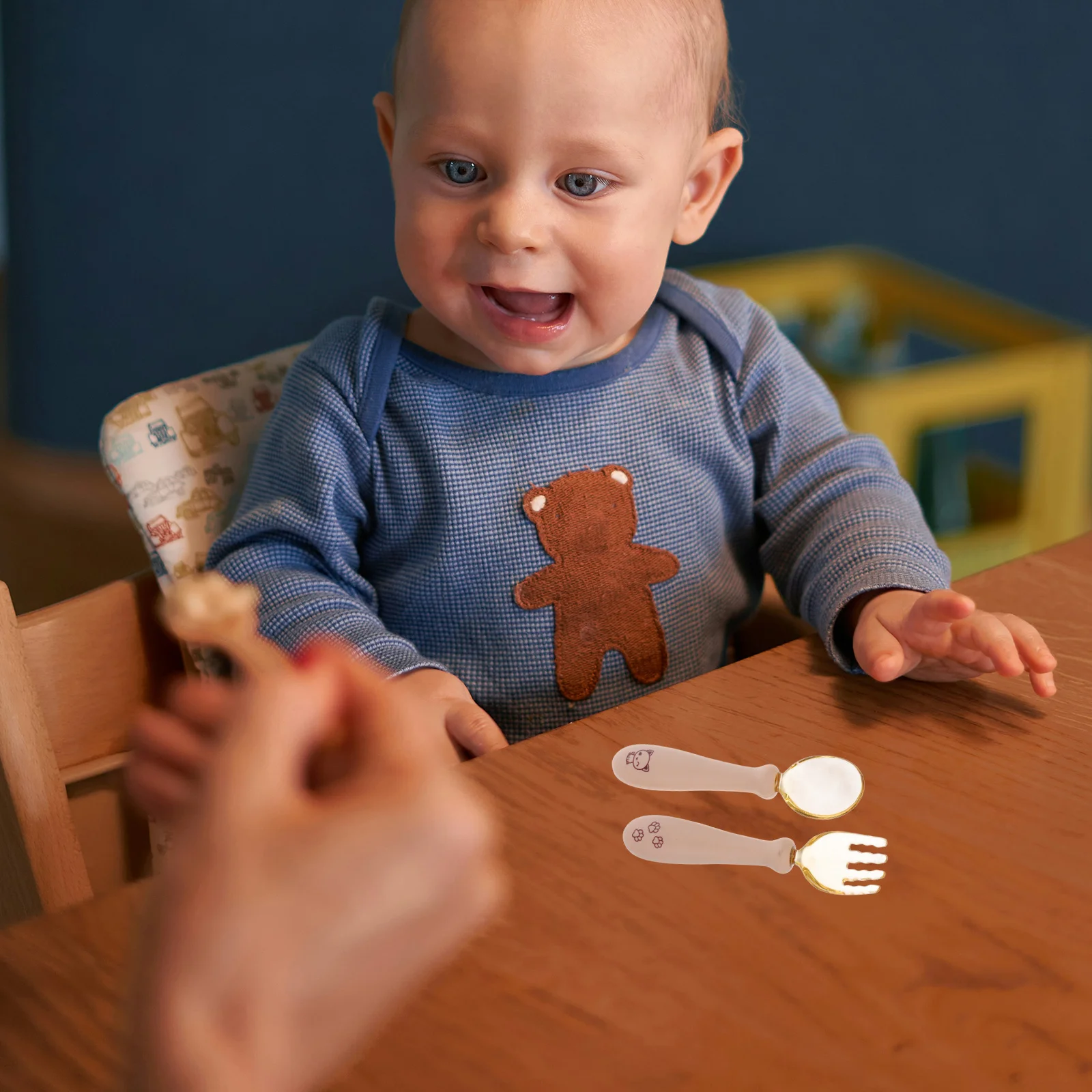 

Силиконовая детская вилка, набор ложек, гибкий дизайн, тренировочные столовые приборы для малышей, безопасные, нежные на десен, очаровательные столовые приборы