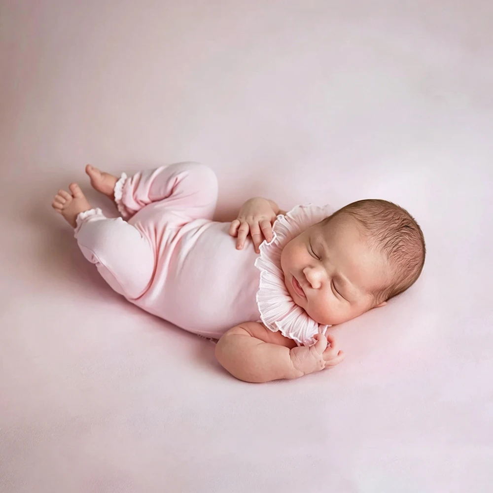 

Minimalist Muslin Baby Romper for Photo Shoot Pure Pink Newborn Photography Props Soft Crepe Jumpsuit Studio Photo Clothing