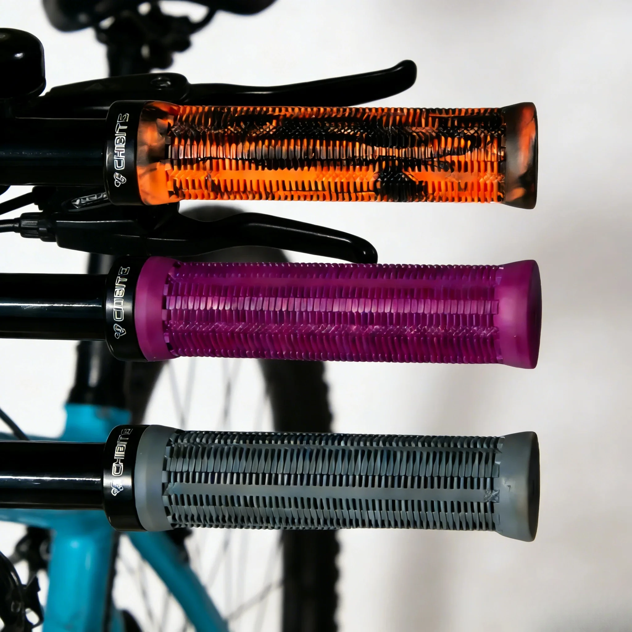 

CHIBITE Mountain Bike Grips, Single Lock-on for Downhill Trail, Champion Series Handlebar Grips Compatible with BURGTEC
