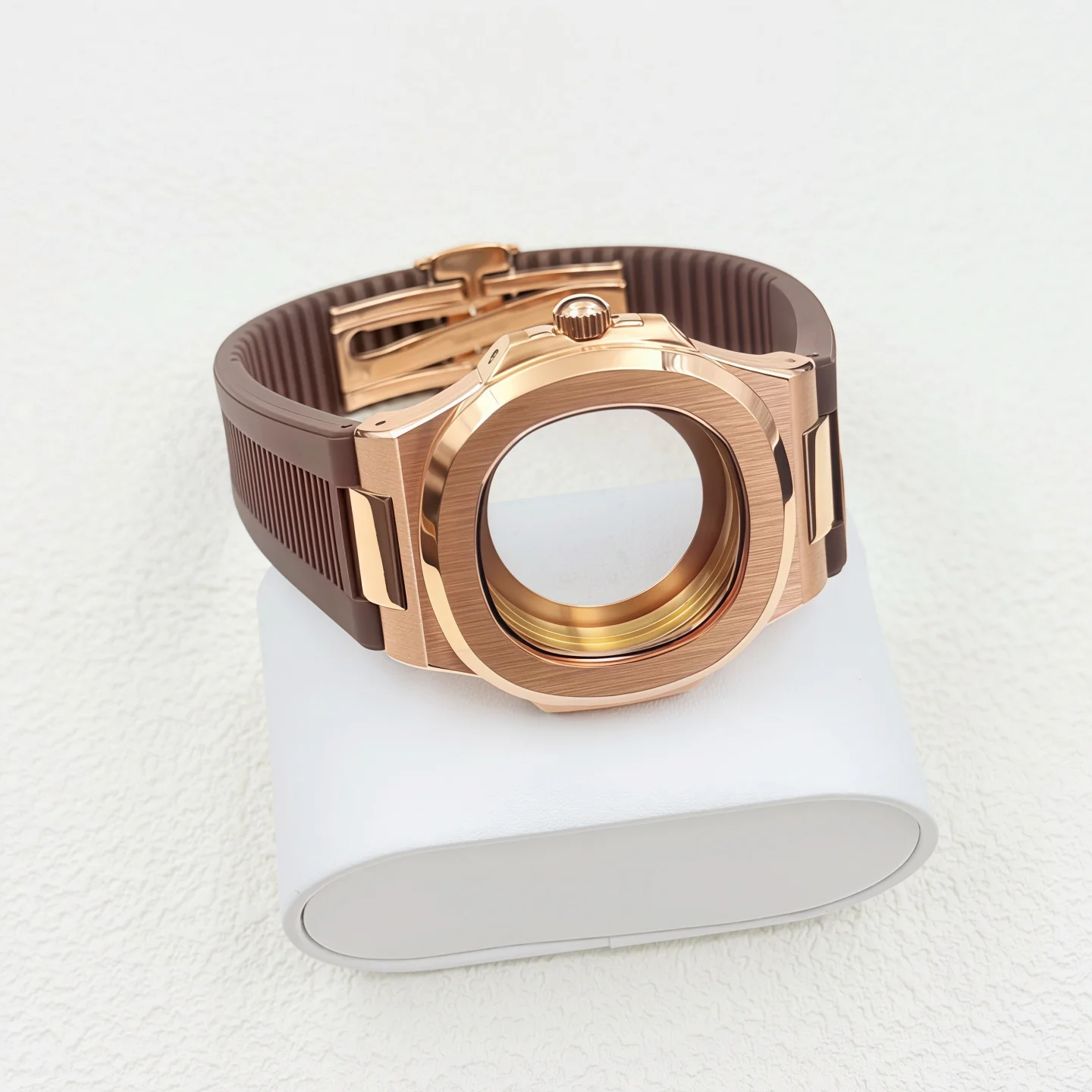 the-new-nautilus-case-with-rubber-strap-and-butterfly-clasp-set-featuring-sapphire-glass-is-suitable-for-nh35-nh38-cases