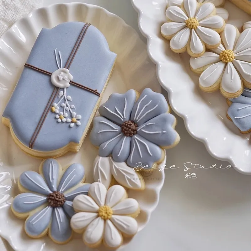 Stampo per la stagione della laurea Daisy Flower Leaf Pattern Cookie Cutter e Wafer Biscuit Stamp glassare Fortune Cookie fondente Embossers