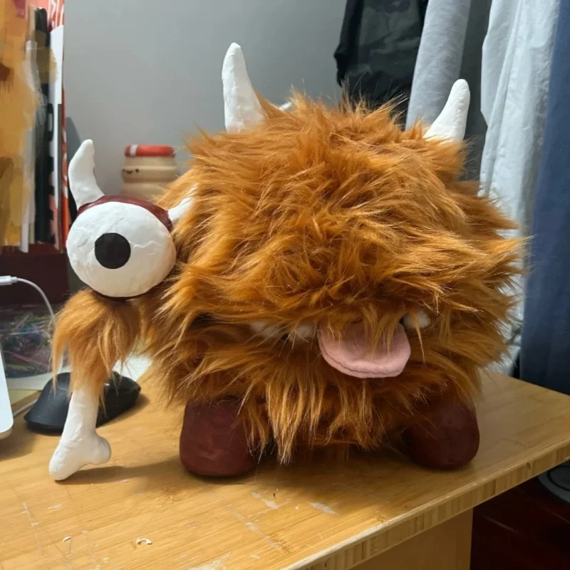 

‌ В наличии фигурка Youtooz, включая нагрудный принт «Черный паук и король оленя», значки, игровая фигурка, коллекция настольных игрушек, подарок