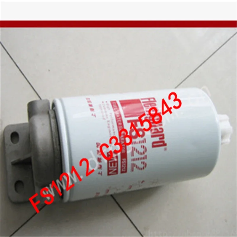 

Сепаратор топлива, дизельного масла и воды для FS1212 CX0812 C3315843