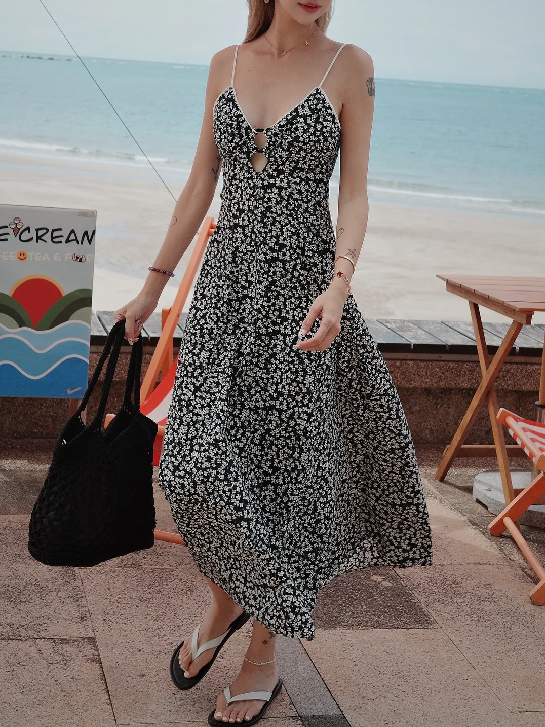 

Women's Floral Print V-Neck Midi Camisole Dress Sleeveless Backless Lace-Up Waist Cinching Autumn Fashionable Dress