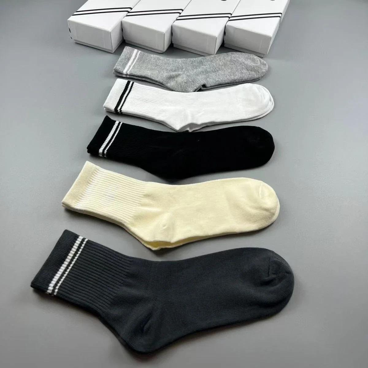 

5 Pairs al Yoga Socks Striped Couple Style Casual Cotton Socks Sport Running Yoga Wicking Sweat Breathable Soft Mid-tube Socks
