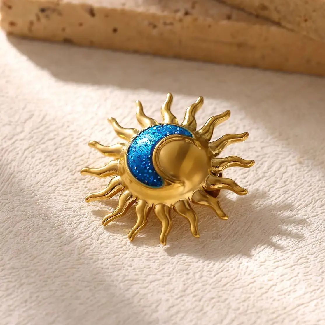Vintage Stainless Steel Sun Moon Brooch For Women Blue White Enamel Lapel Pin Fashion Party Jewelry Accessories Her Party Gift