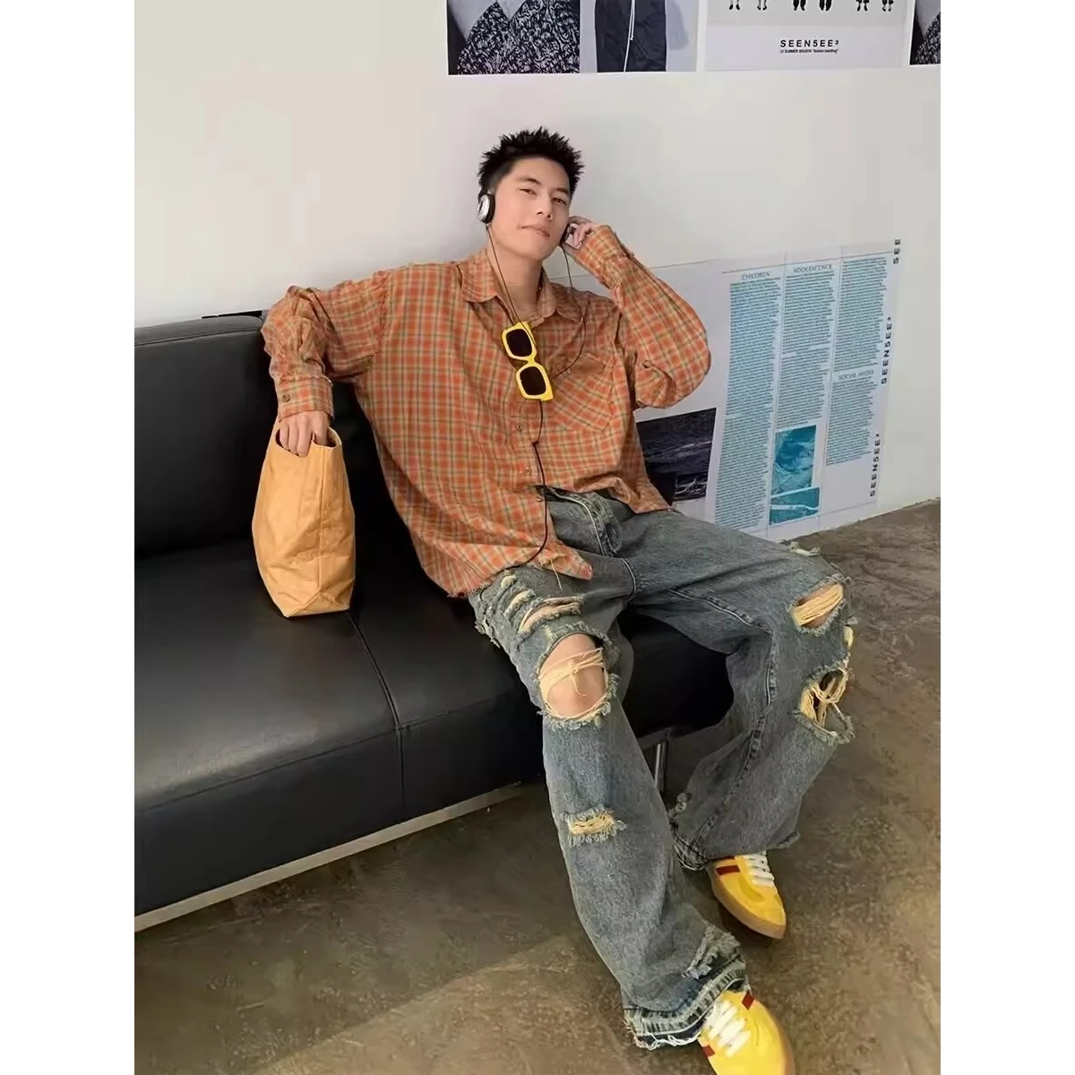 

Retro American Hole Denim Pants High Street Men Cleanfit Design High-End Feeling Straight Leg Poor Man's Pants
