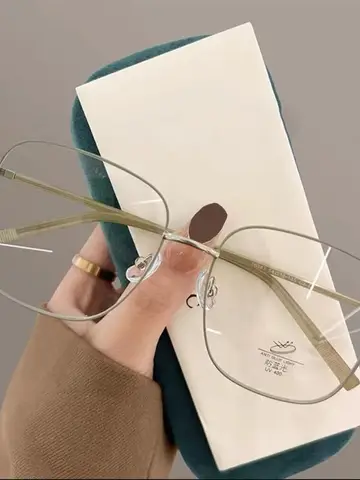 Big Frame Anti-UV Blue Rays Glasses Daily Vision Care Ultra-light Myopia Glasses Frame Metal Frame Eyeglasses Women Men