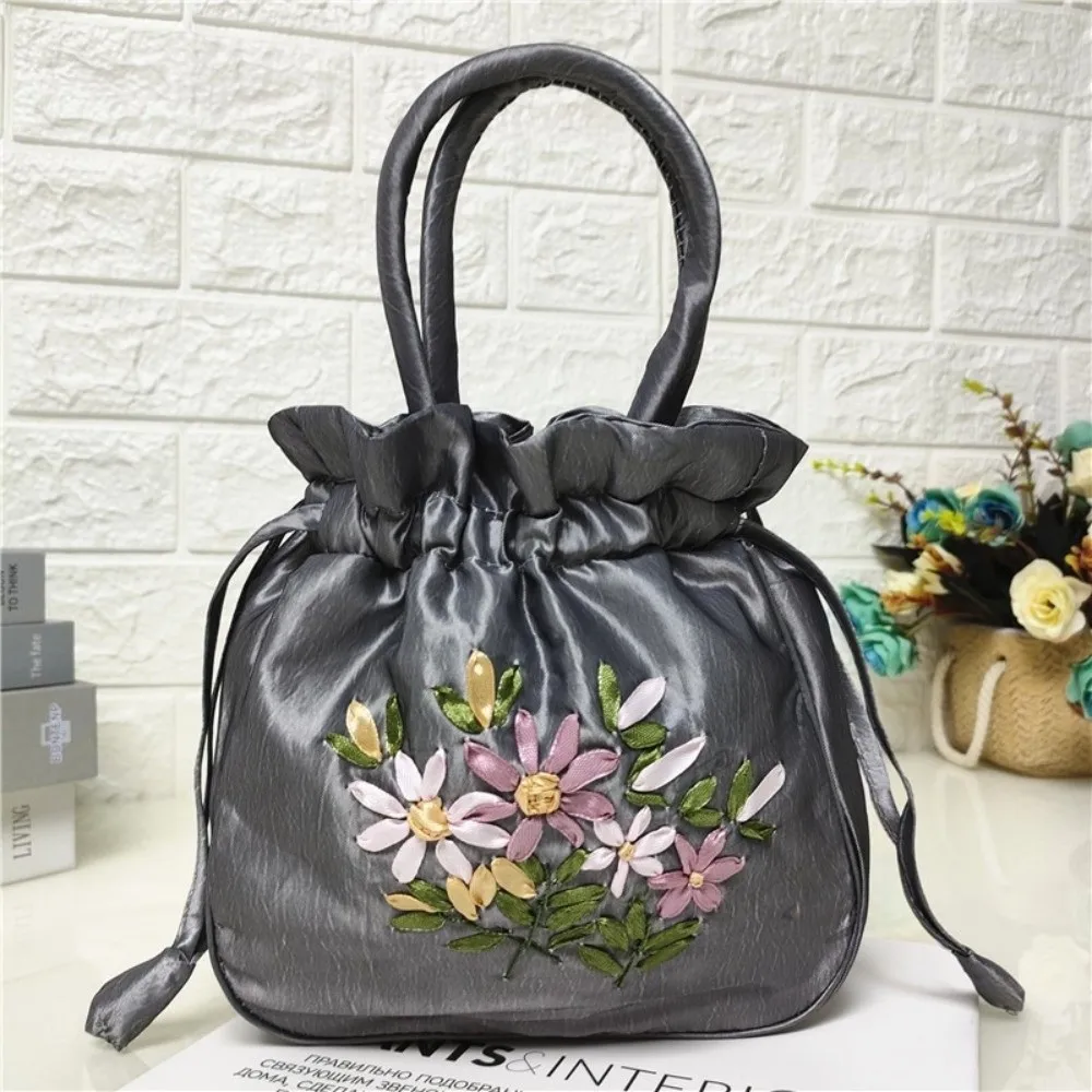 Embroidered Flower Pattern Women Bucket Bag National Style Small Ladies Handbag Phone Bag Dacron Drawstring Bag Special Events