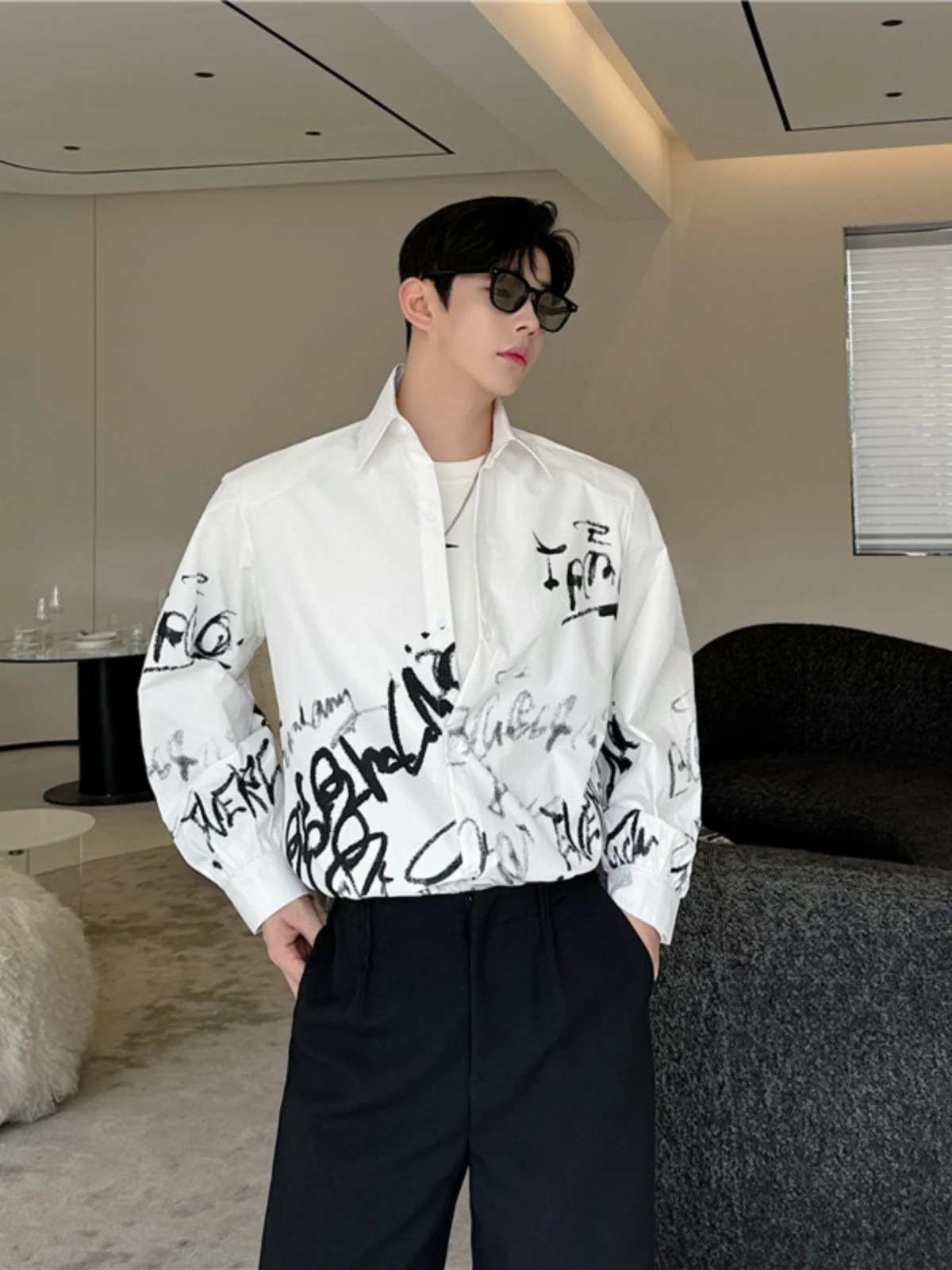 

Мужская свободная рубашка в корейском стиле с буквенным принтом, с наплечниками, для активного отдыха, универсальная повседневная одежда