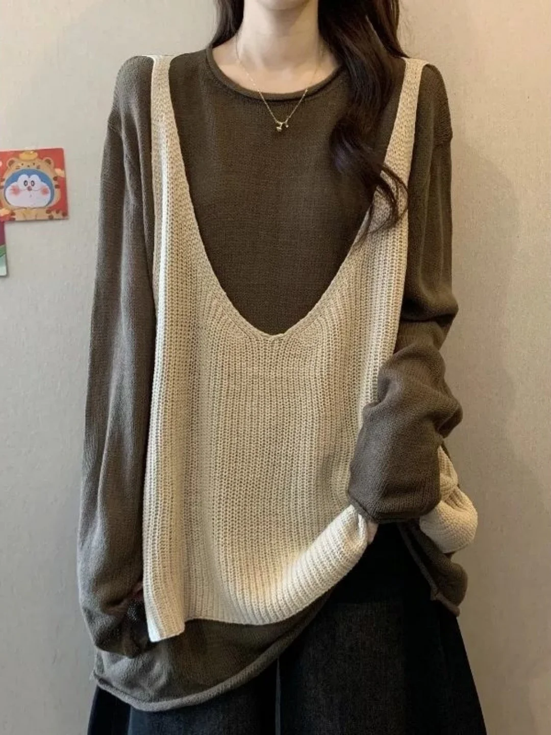 

Модный повседневный свитер-жилет большого размера с цветными вставками для женщин, осень-зима, новая модель, имитация двухслойного жилета...