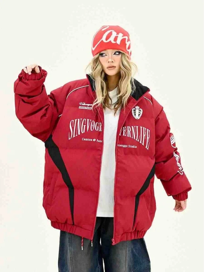 

Утепленная женская куртка-пуховик оверсайз в американском уличном стиле с буквенным принтом, воротником-стойкой, свободного кроя, из хлопка, с эффектом стройности