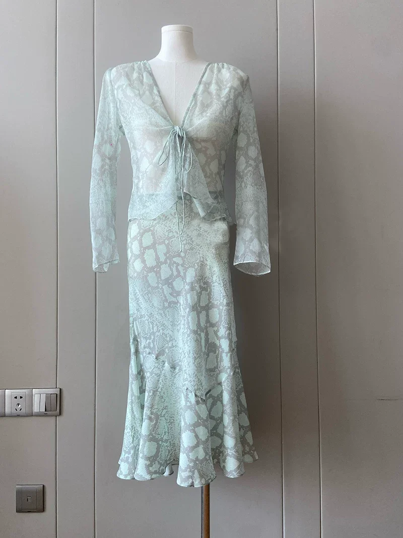 

2026 Women Retro Print Silk Set Lace-up V-Neck Long Sleeve Top + High Waist Midi Skirt Elegant Ladies Suit