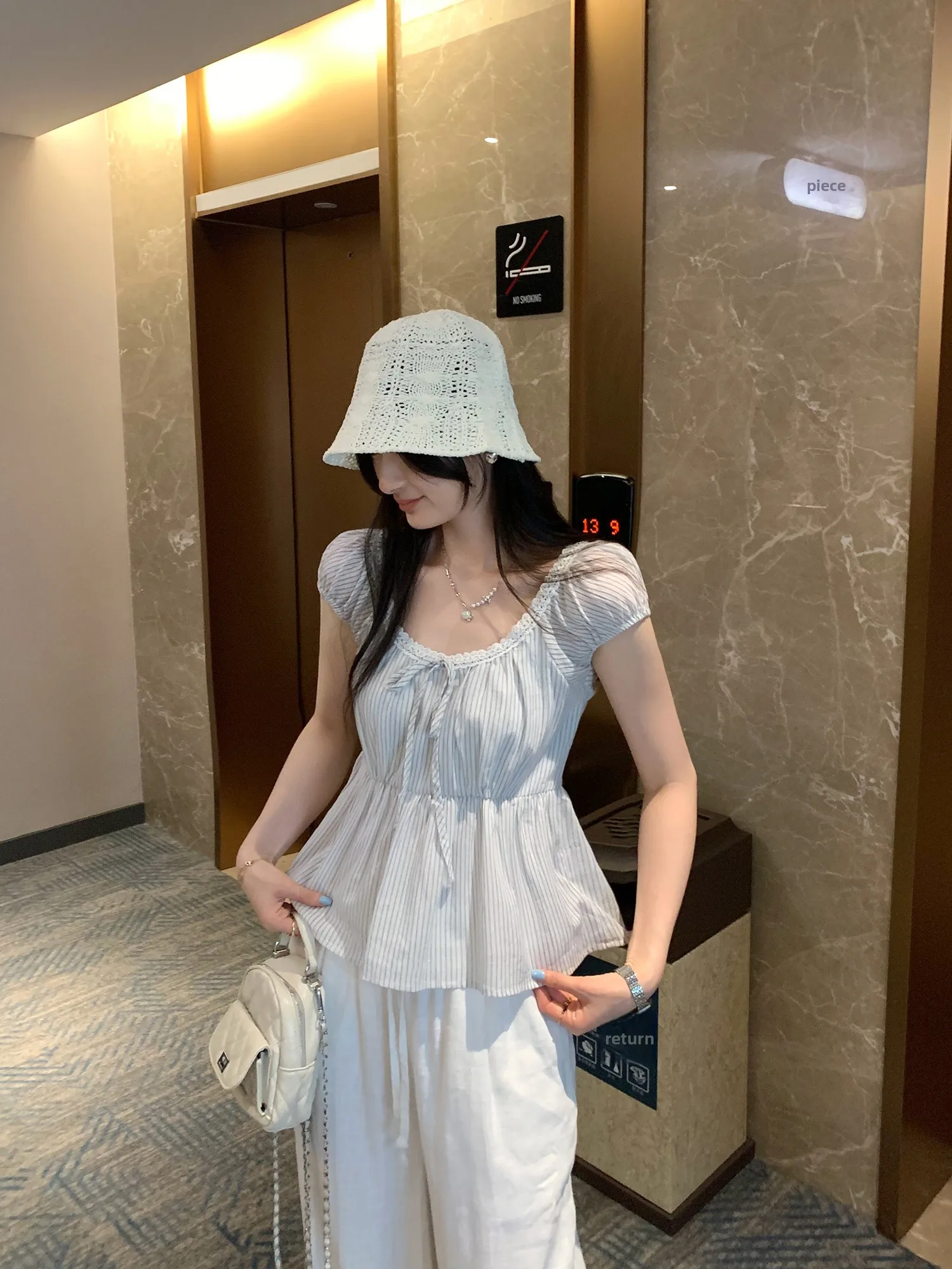 

Elegant Sweet Lace Trim Bubble Short Shirt Women's Summer Fashionable Cotton Blend Button up round Neck Regular Fit Top