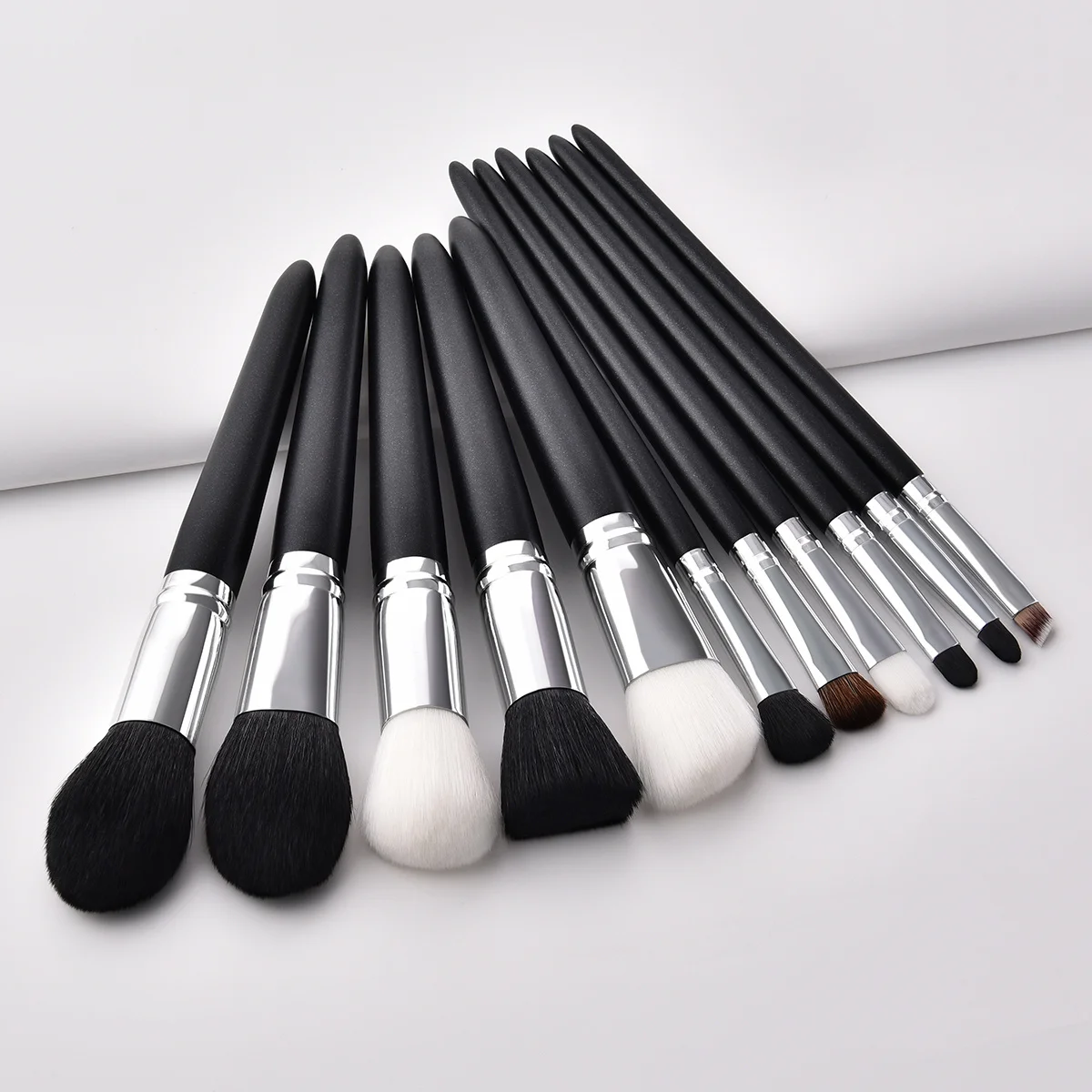 11Pcs Professional Makeup Brush Set Goat Hair Wooden Handle Face Powder Blush Eye Shadows Cosmetics Women Makeup