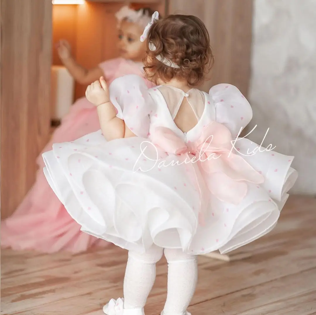 Vestido blanco de flores para niña, para boda, con corazón, cuello redondo, manga corta, hinchado, desfile de primera comunión, vestido de baile de cumpleaños