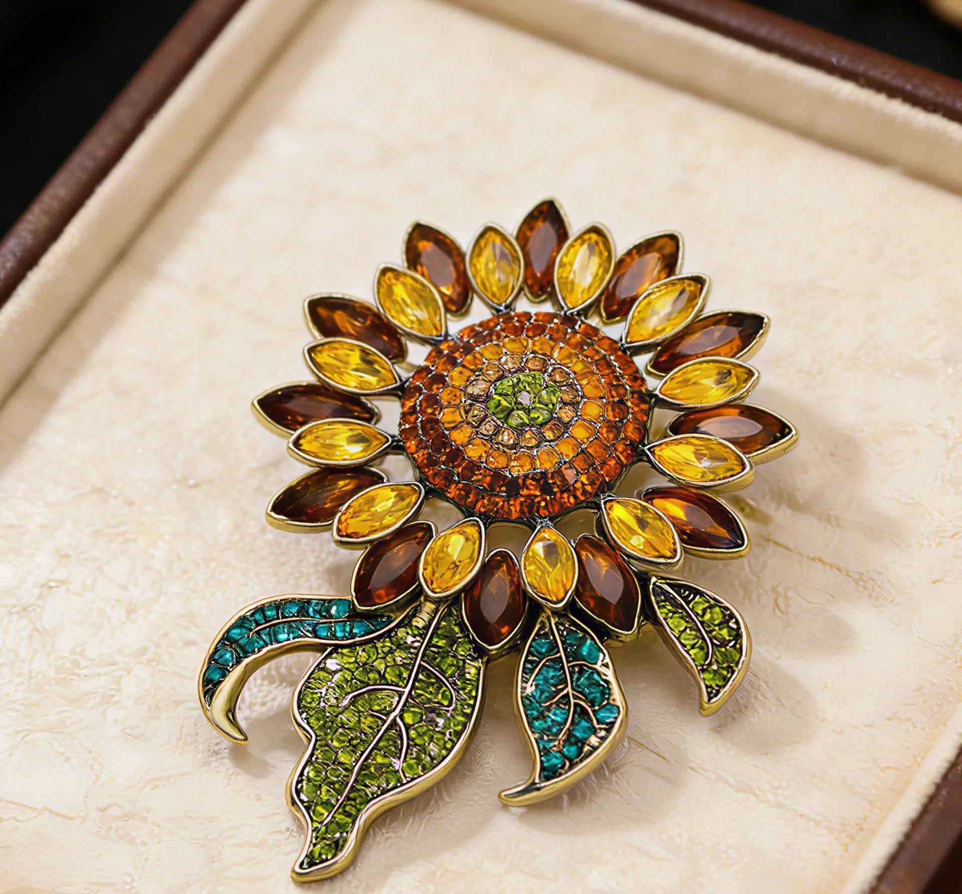 Vintage Exquisite Multicolor Zircon Sunflower Brooches For Women Fashion Crystal Pin Jewelry Party Office Suit Decor Unisex Gift view 4