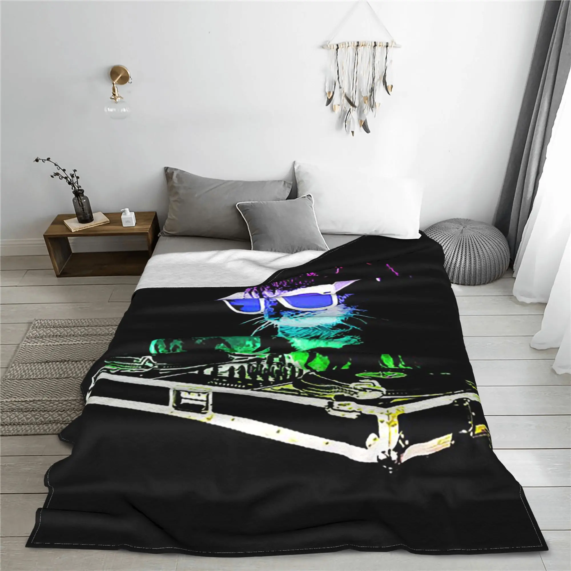 House Cat Rainbow Dj Kitty Blankets Multi-function Flannel Sofa Throw Blanket for Couch Bedding Travel Throws Bedspread Quilt