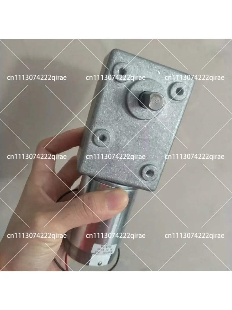 caja-de-cambios-cuadrada-de-alto-torque-con-motor-autoblocante-y-engranaje-helicoidal-12v-24v-600jsx-4468
