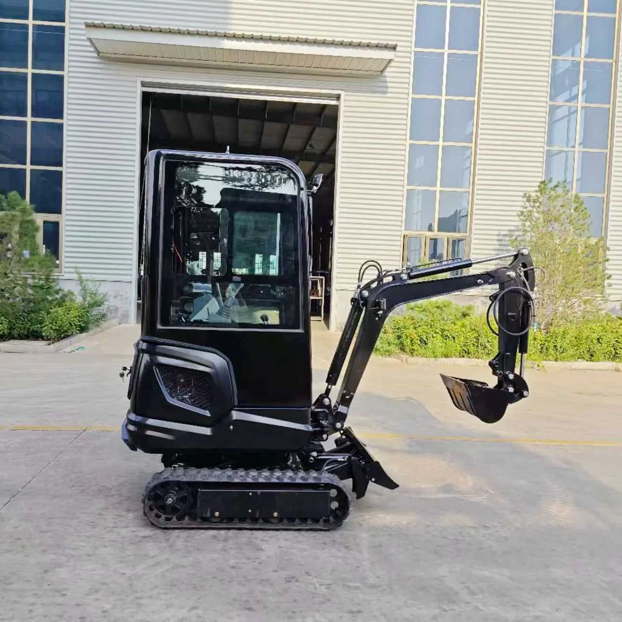 

Small excavator 1.2-ton compact tracked mini hydraulic excavator with cab 60% off