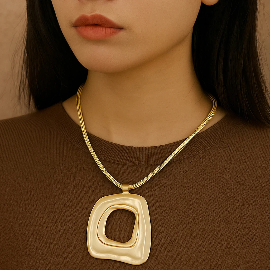 1 x Boho Gold Irregular Hollow Charm Pendant Trendy Chunky Rope Necklace Jewellery Suitable For Women Everyday And Party Wear